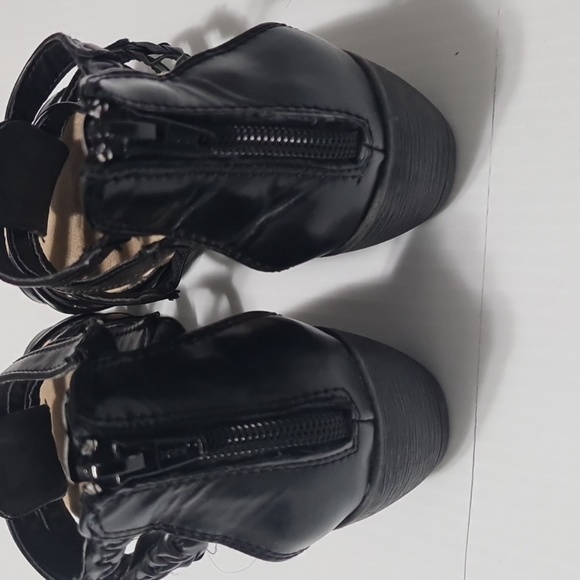 SIZE 7 Denver Hayes Leather Sandals - Picture 6 of 9